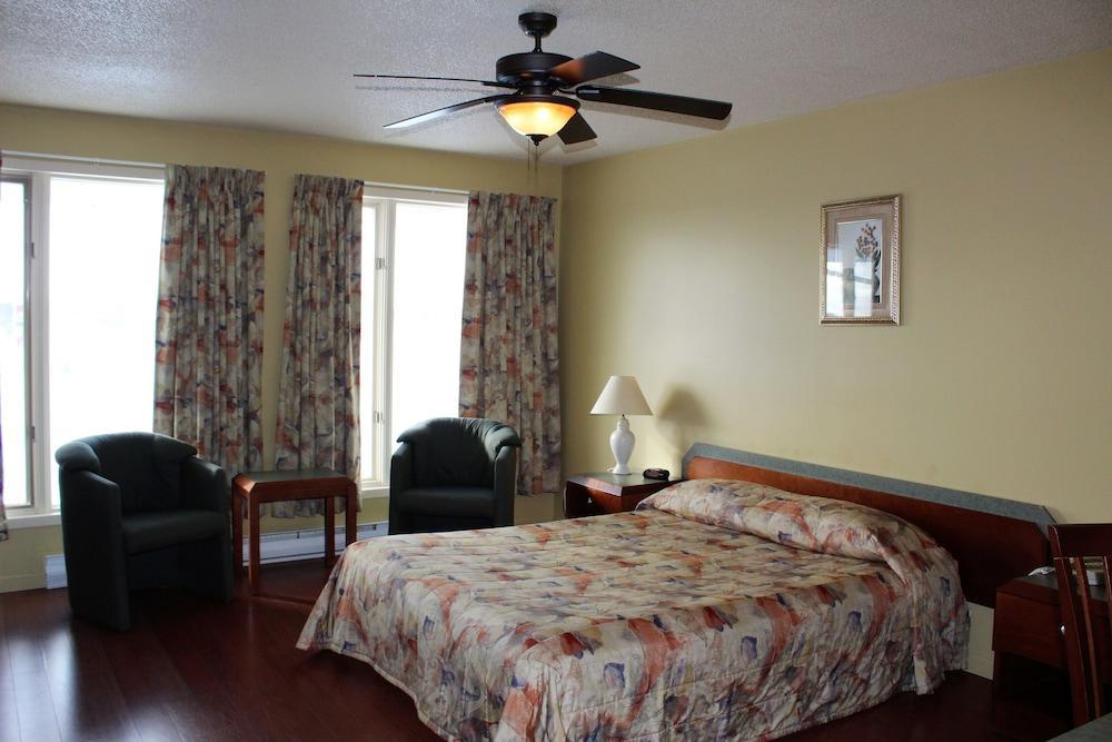 Motel Quatre Saisons Форествил Екстериор снимка