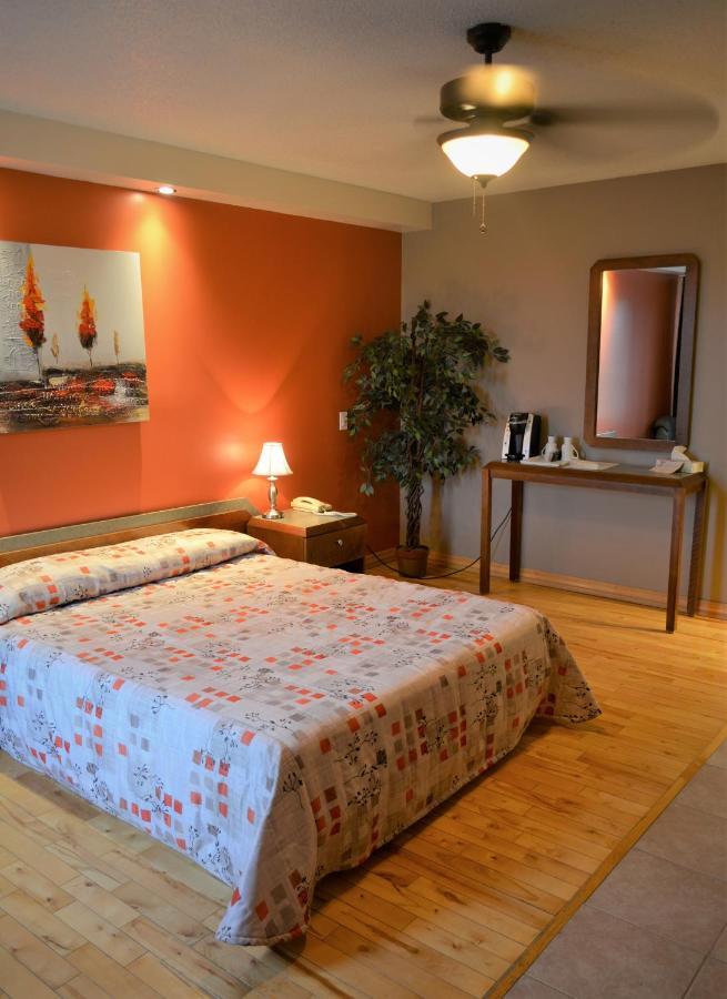 Motel Quatre Saisons Форествил Екстериор снимка