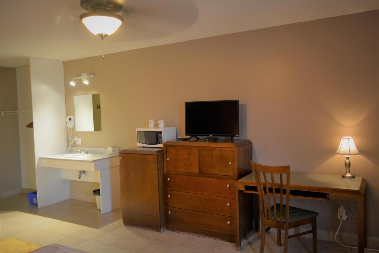 Motel Quatre Saisons Форествил Екстериор снимка