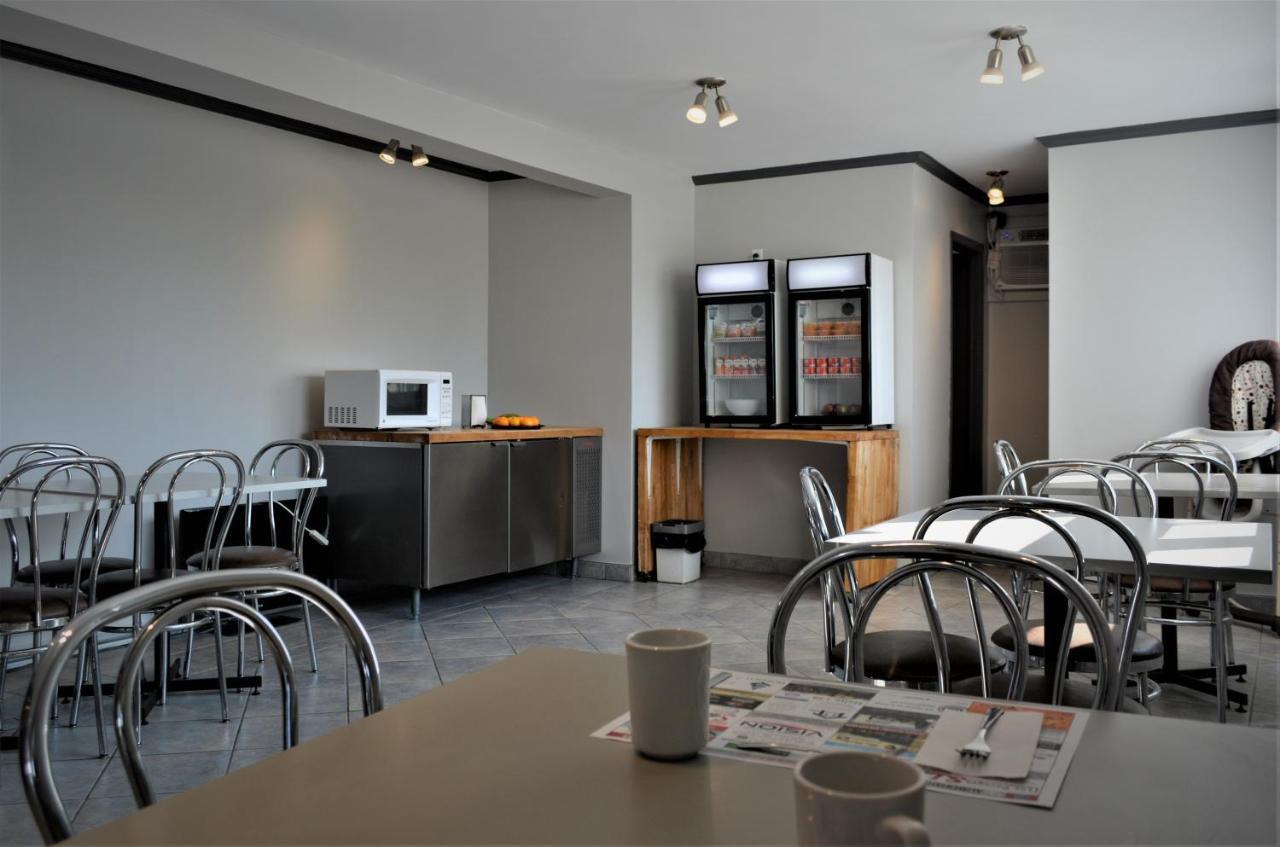 Motel Quatre Saisons Форествил Екстериор снимка