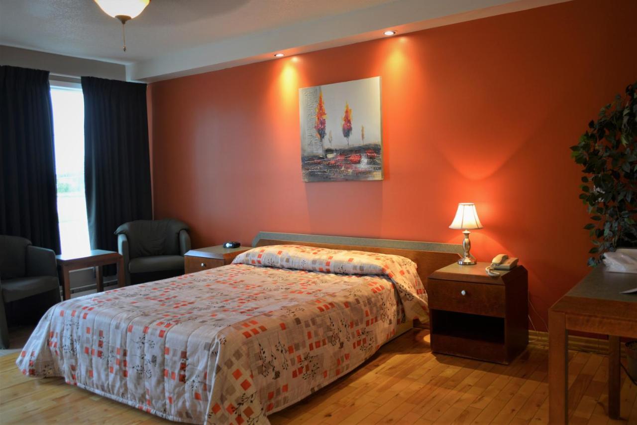 Motel Quatre Saisons Форествил Екстериор снимка